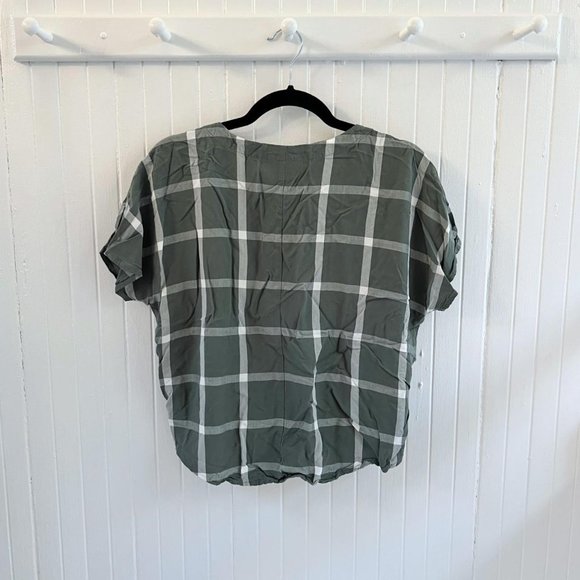 Universal Thread Plaid Tie and Button-Up Shirt - Picture 2 of 3